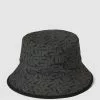 Michael Kors Bucket Hat Mit Allover-Logo Modell 'CUBE LOGO REV BUCKET HAT' - Schwarz 2 Michael Kors Bucket Hat Mit Allover-Logo Modell 'CUBE LOGO REV BUCKET HAT' - Schwarz -Shirts Verkäufe ah532iijad858j2g6pa32j1m9p342dq3715k2j2ga58jgg9gakrlaia48515cia78krk2dq96sojijid953jgc9g71j36d1m65im8e9k64r66oj6cgsjepb271h36c9p6kq64p0